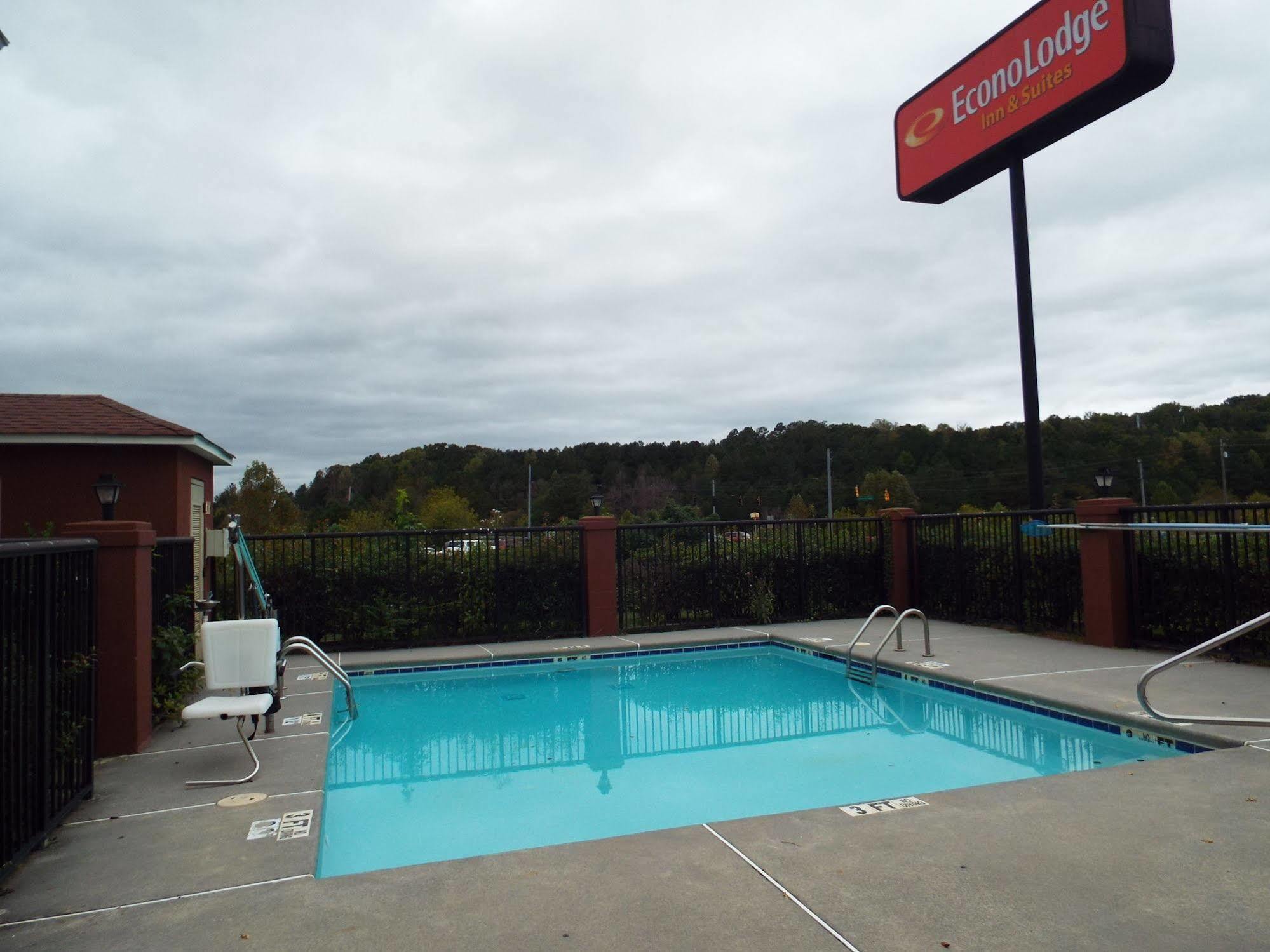 Quality Inn & Suites Canton, Ga Екстериор снимка
